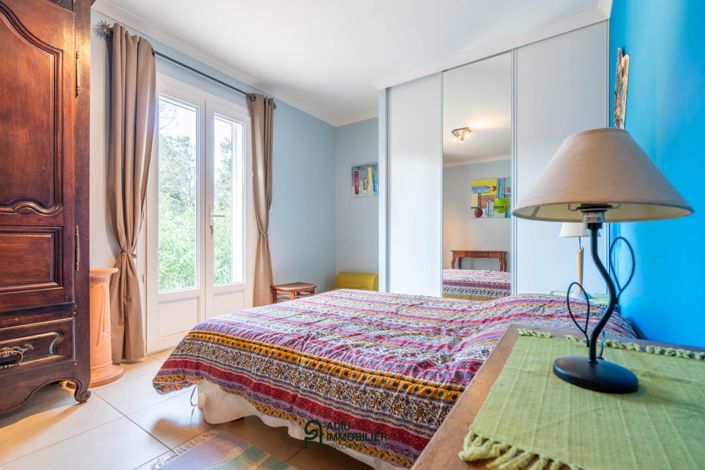 Image No.15-4 Bed House for sale