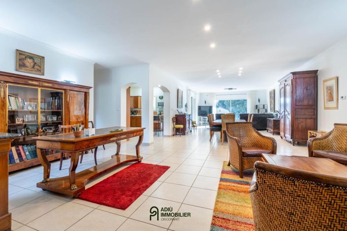 Image No.6-4 Bed House for sale