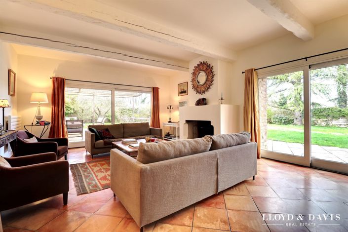 Image No.2-5 Bed House for sale