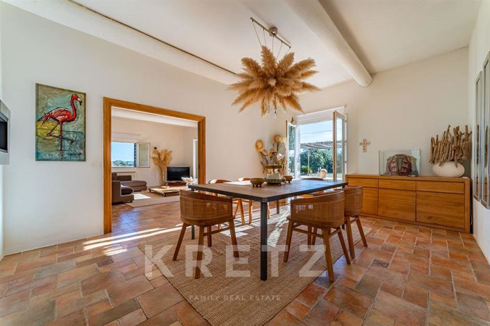 Image No.3-5 Bed House for sale