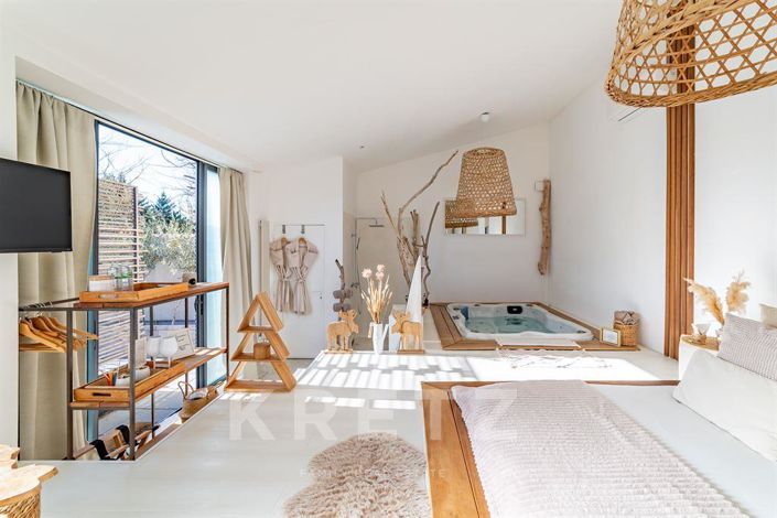 Image No.7-5 Bed House for sale