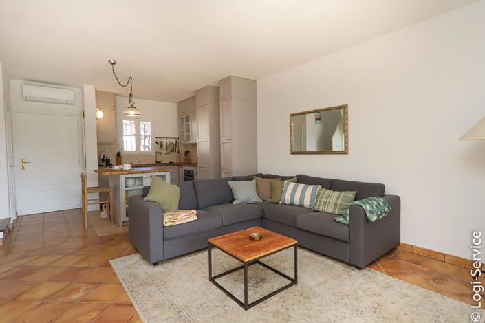 Image No.3-3 Bed House for sale