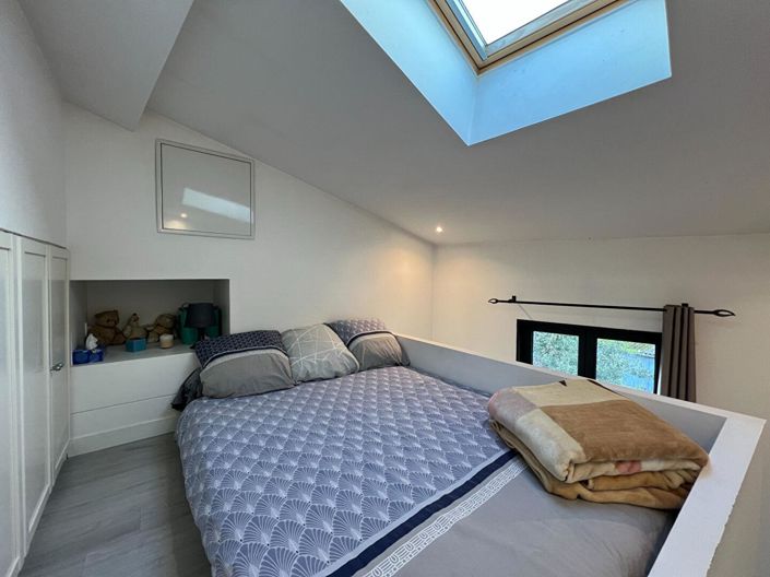 Image No.11-6 Bed House for sale