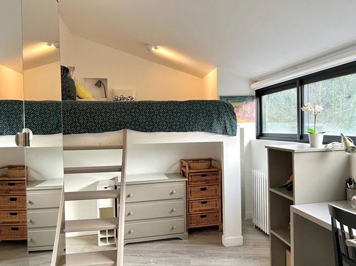 Image No.12-6 Bed House for sale