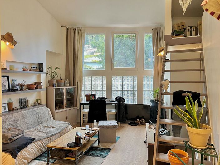 Image No.18-6 Bed House for sale