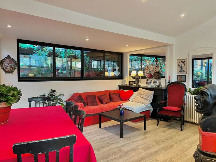 Image No.4-6 Bed House for sale