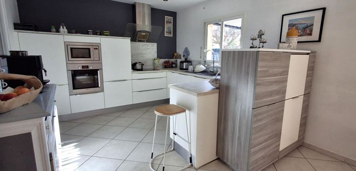 Image No.8-3 Bed House for sale