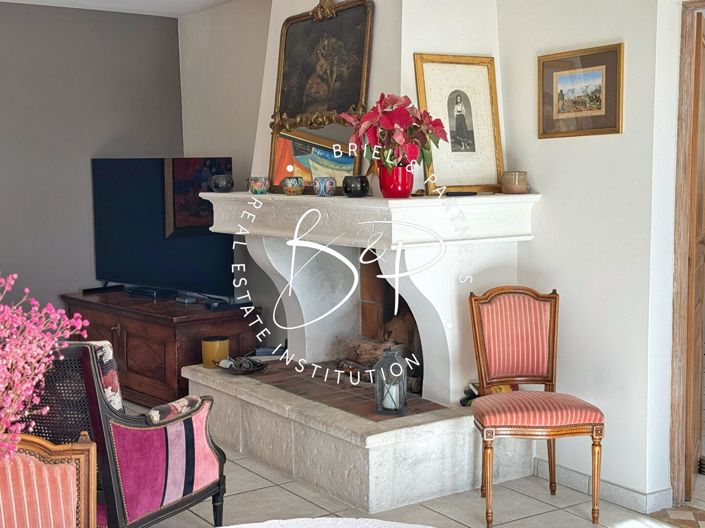 Image No.12-4 Bed House for sale