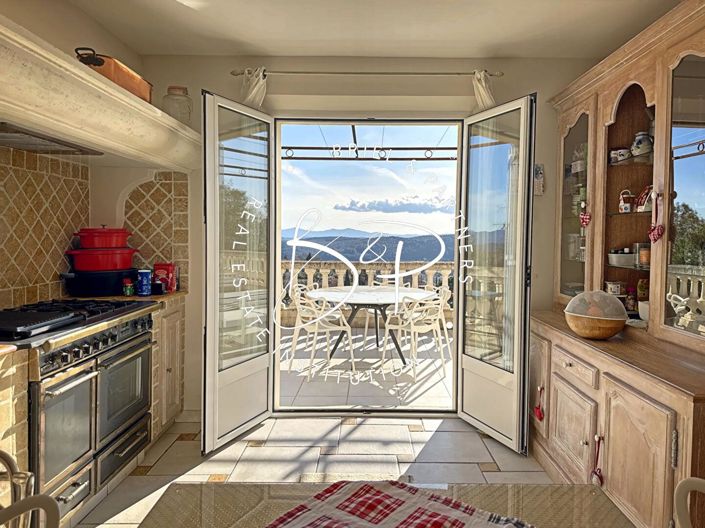 Image No.15-4 Bed House for sale