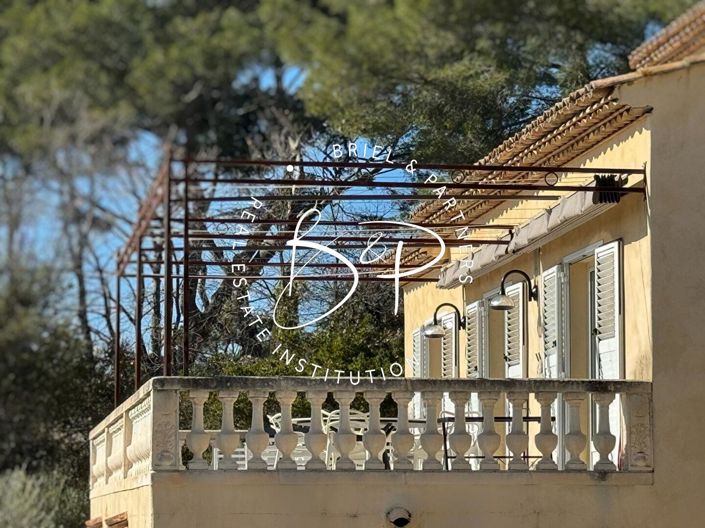 Image No.6-4 Bed House for sale