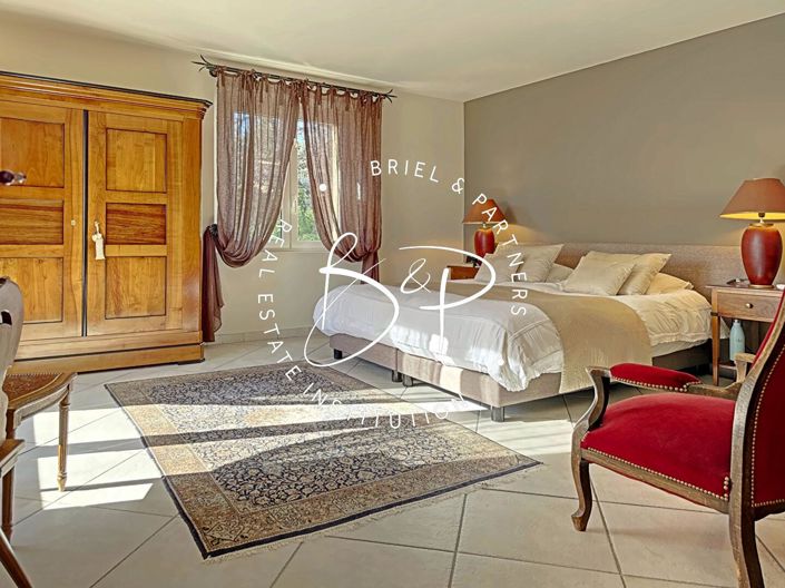 Image No.9-4 Bed House for sale