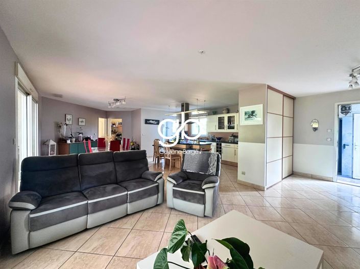 Image No.5-5 Bed House for sale