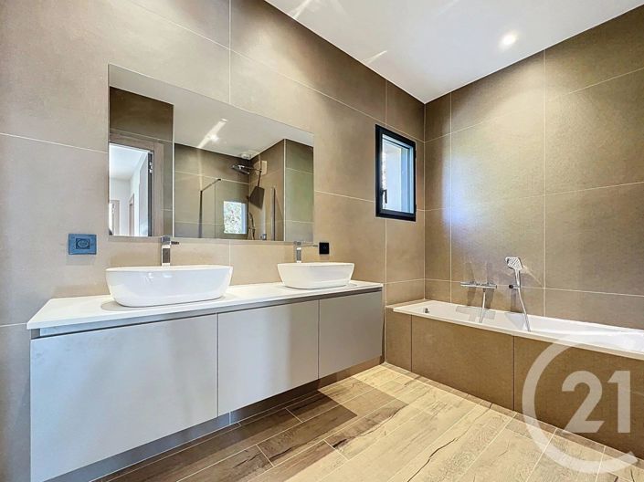 Image No.12-3 Bed House for sale