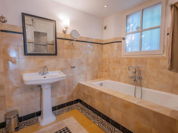 Image No.9-House for sale