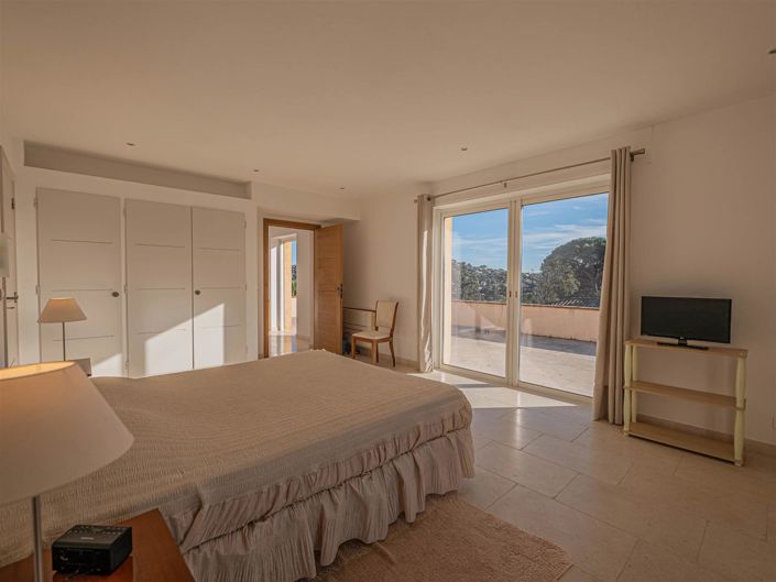 Image No.10-5 Bed House for sale