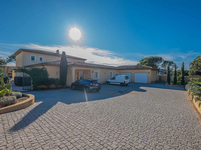 Image No.16-5 Bed House for sale