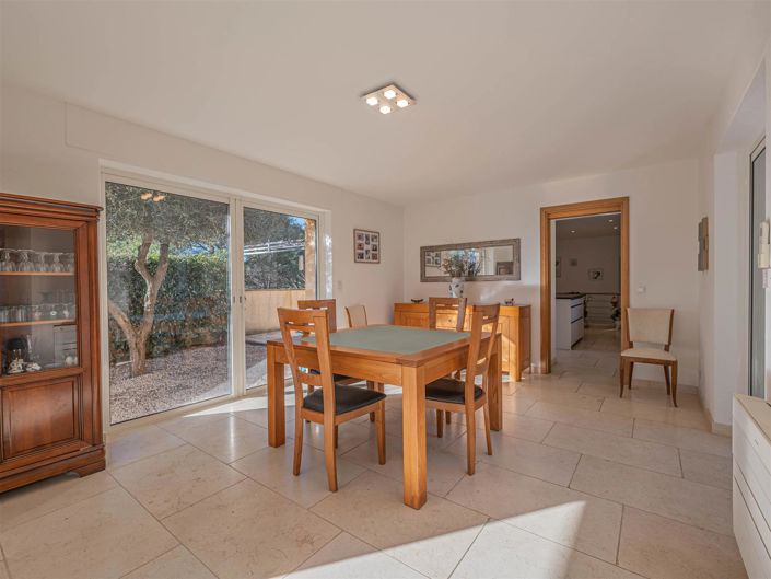 Image No.7-5 Bed House for sale