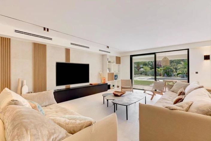 Image No.7-7 Bed House for sale