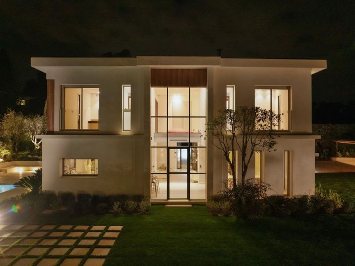 Image No.2-4 Bed House for sale