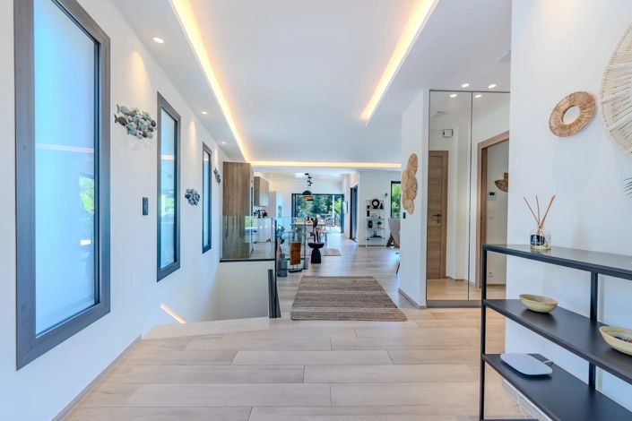 Image No.15-4 Bed House for sale