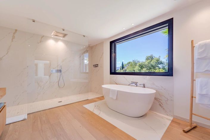 Image No.24-4 Bed House for sale