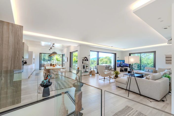 Image No.7-4 Bed House for sale