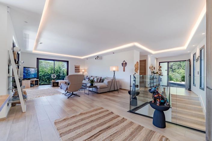 Image No.8-4 Bed House for sale