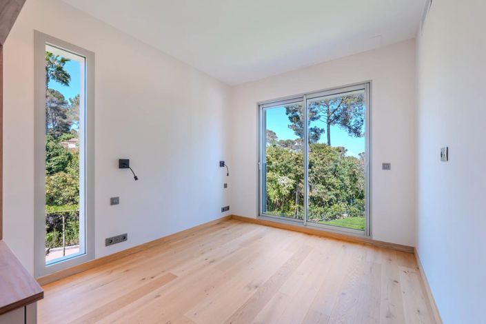 Image No.14-4 Bed House for sale