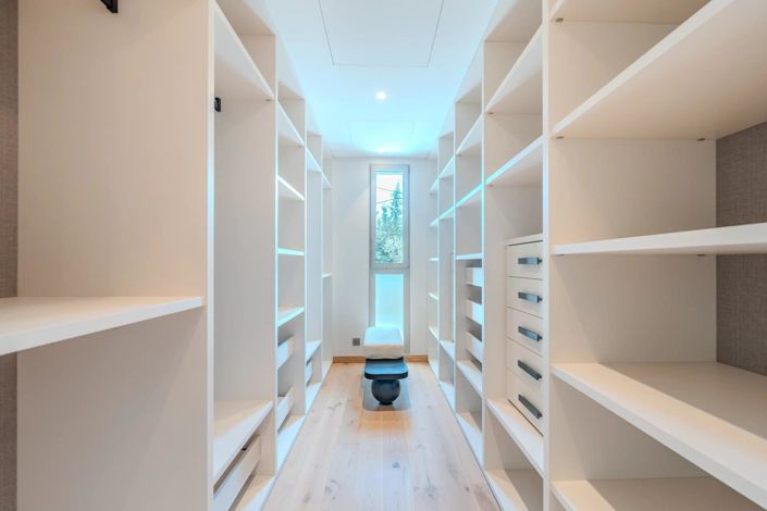 Image No.20-4 Bed House for sale