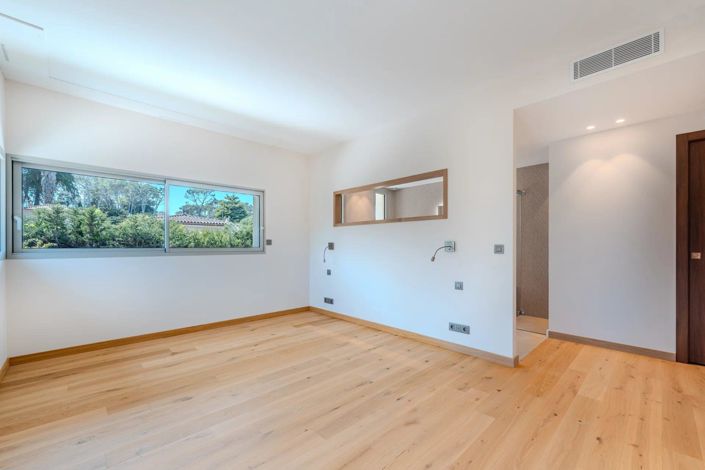 Image No.23-4 Bed House for sale