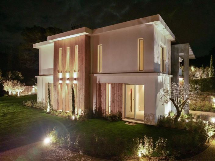 Image No.26-4 Bed House for sale