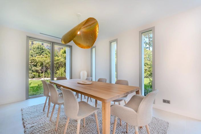 Image No.8-4 Bed House for sale