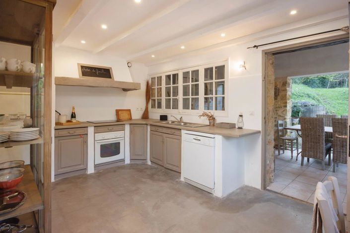 Image No.13-7 Bed House for sale