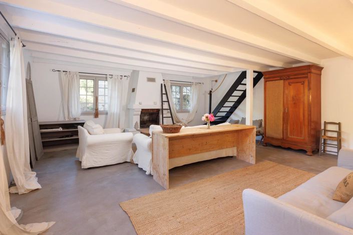 Image No.25-7 Bed House for sale