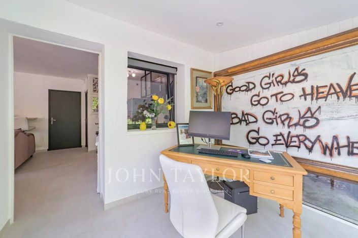 Image No.16-5 Bed House for sale