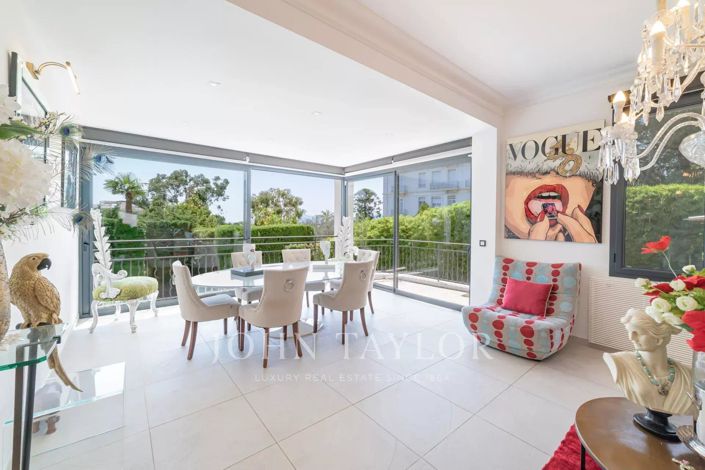 Image No.6-5 Bed House for sale