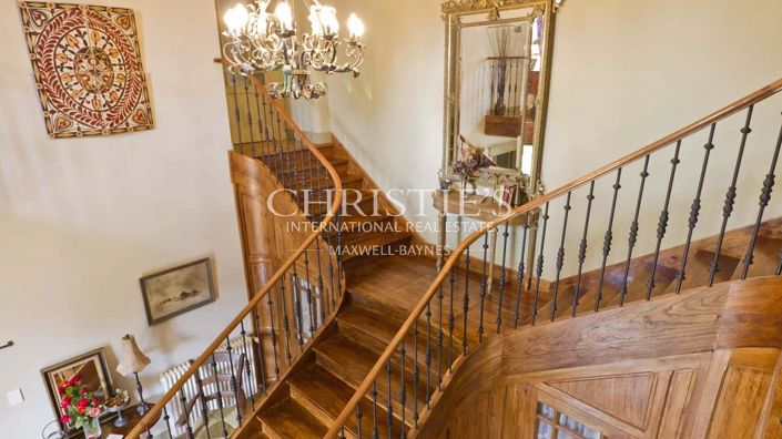 Image No.2-5 Bed House for sale