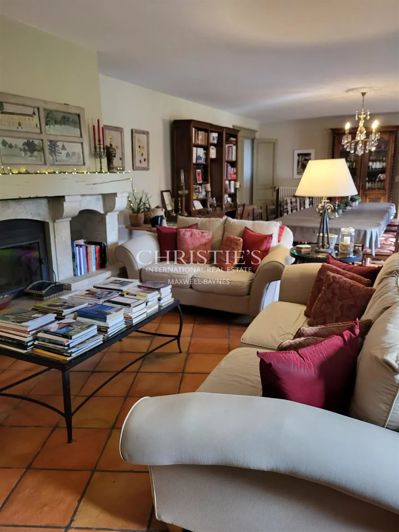 Image No.6-5 Bed House for sale