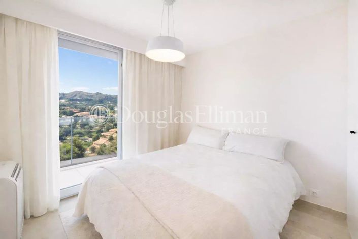 Image No.11-4 Bed Apartment for sale