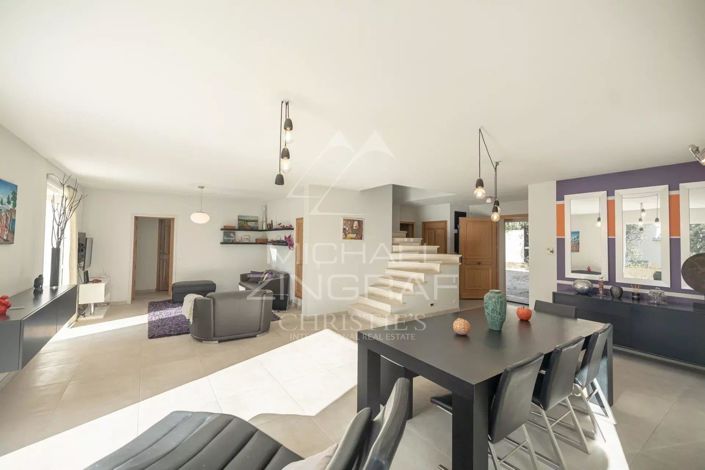 Image No.5-4 Bed House for sale