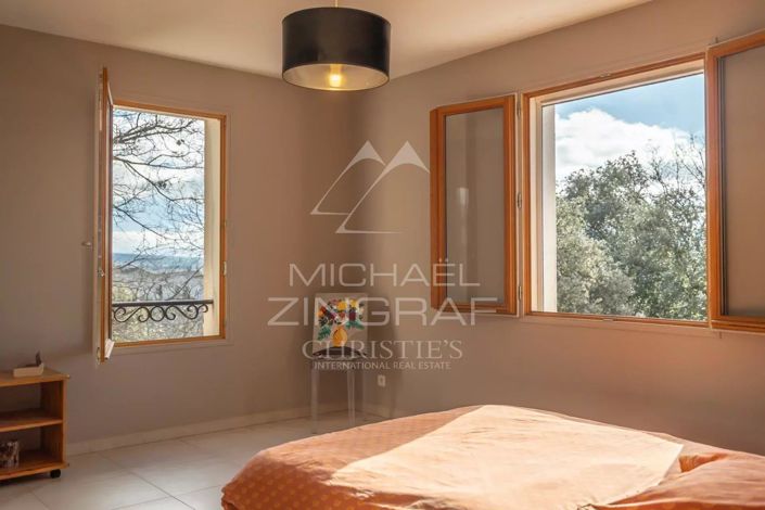 Image No.7-4 Bed House for sale