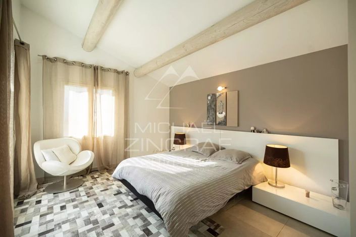 Image No.8-4 Bed House for sale