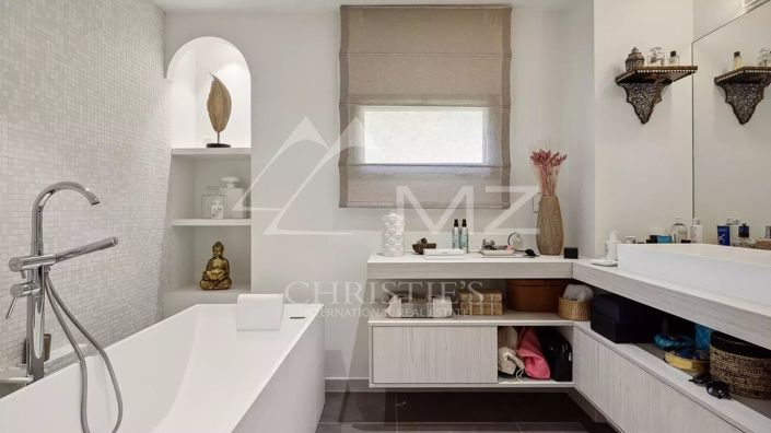 Image No.17-3 Bed Apartment for sale