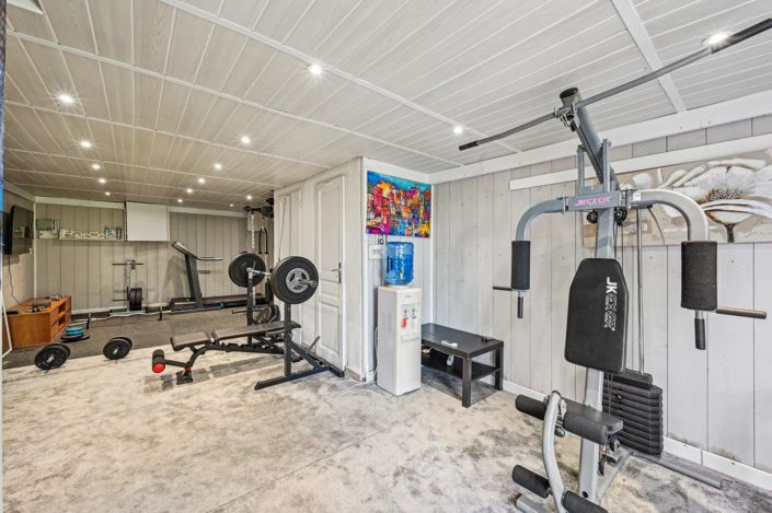 Image No.12-6 Bed House for sale