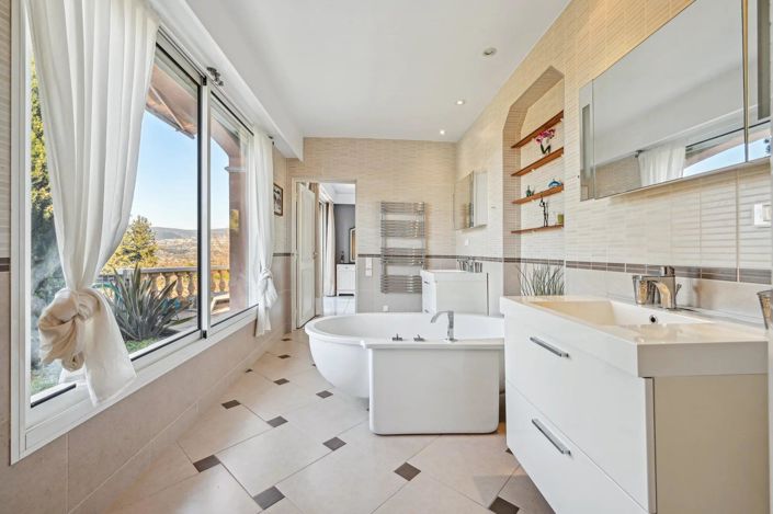 Image No.14-6 Bed House for sale