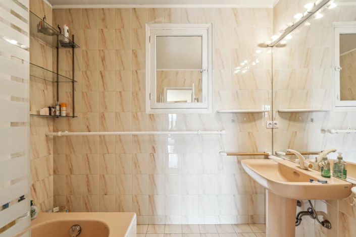 Image No.8-2 Bed Apartment for sale