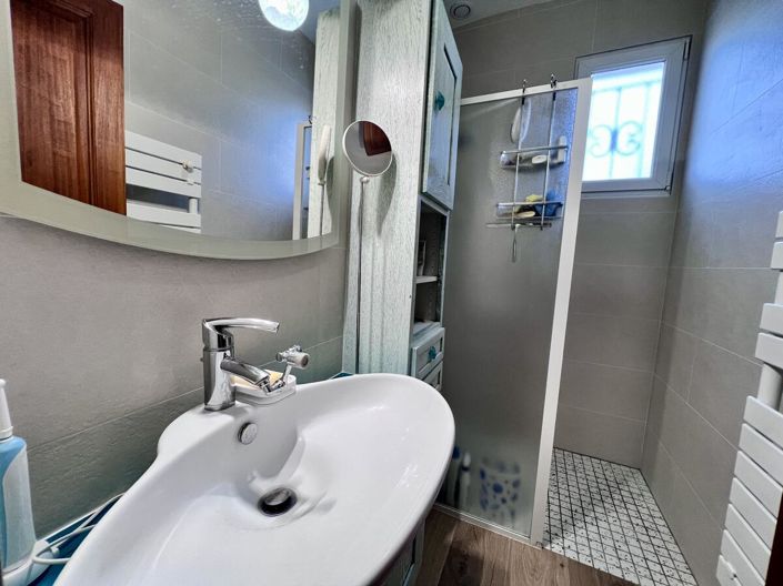 Image No.12-4 Bed House for sale