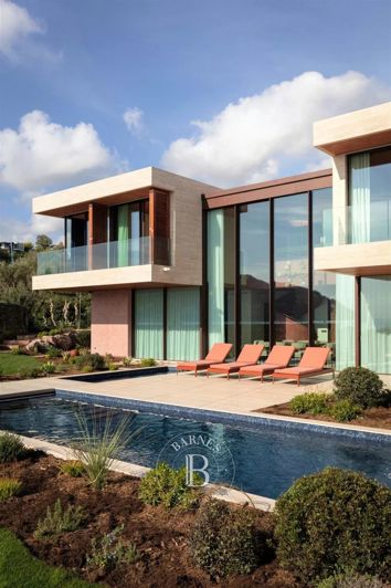 Image No.2-4 Bed House for sale