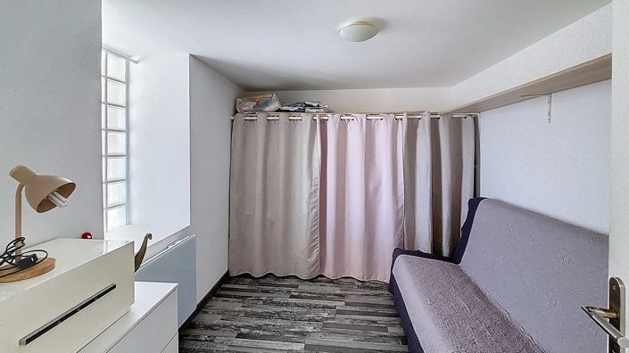 Image No.17-4 Bed House for sale