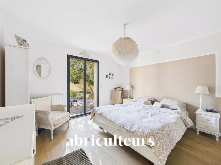 Image No.10-4 Bed House for sale